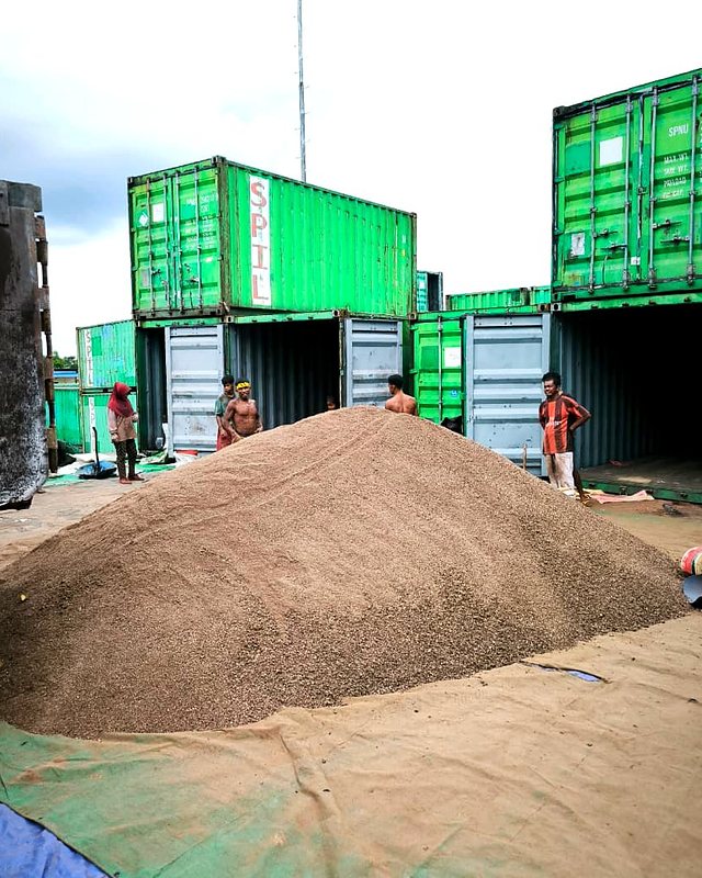 PKE Stock Ready to Load — Palm Kernel Expeller, East Kalimantan